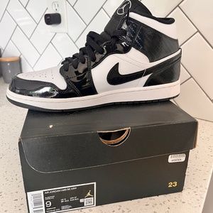 Air Jordan 1 Mid Size 9